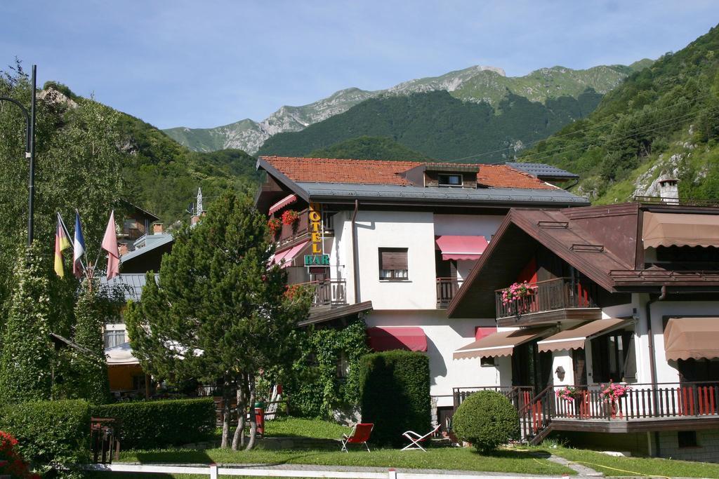 Albergo Martinet Vernante Exterior photo